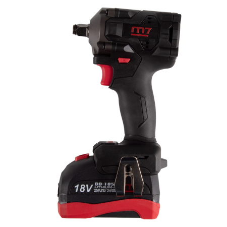 Гайковерт аккумуляторный ударный MIGHTY SEVEN DW-404A (1/2, 900 Нм, 18 В, укороченный, 4 предмета, кейс)
