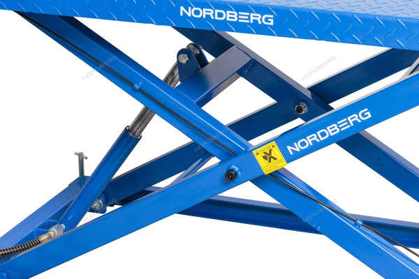 Подъемник для мото и квадроциклов с пневмоприводом г/п 680 кг NORDBERG N4M4