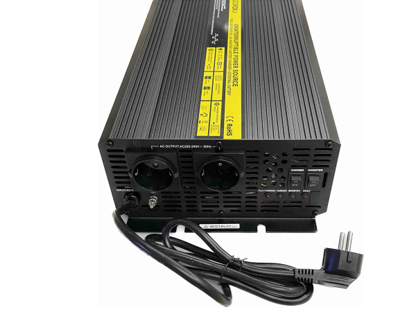 Автомобильный инвертор Geofox MD 2000W-12V/UPS